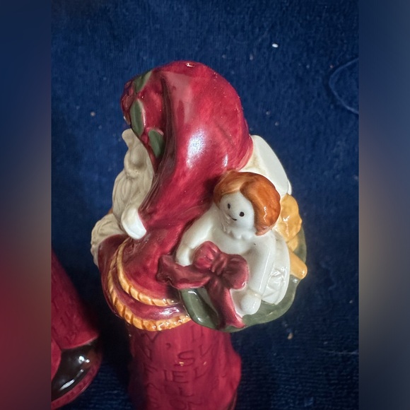 VINTAGE CHRISTMAS SANTA CLAUS SALT AND PEPPER SHAKERS HOLIDAY TABLE ACCENTS - Picture 6 of 10